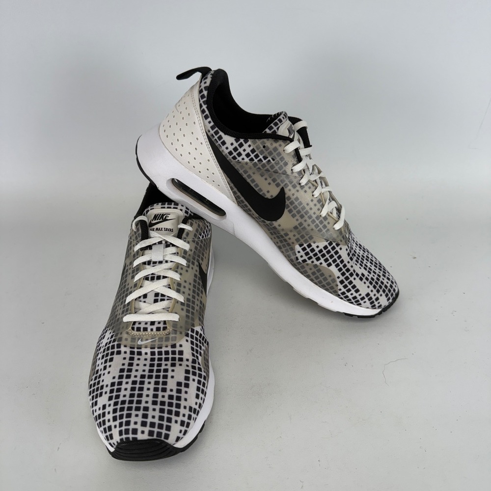 Nike Air Max Tavas Mens 10.5 White Black Grid Print Running Shoes 742781-100